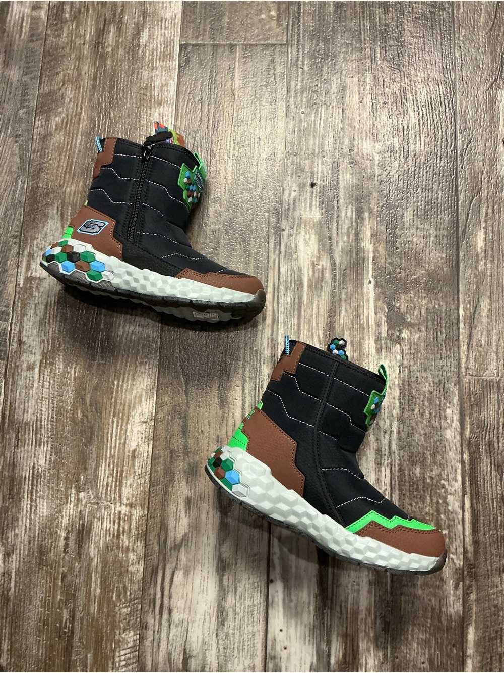 Skechers Kids Black, Green & Brown Hex-Accent Rain/Winter Boots Size 1 - Picture 9 of 16
